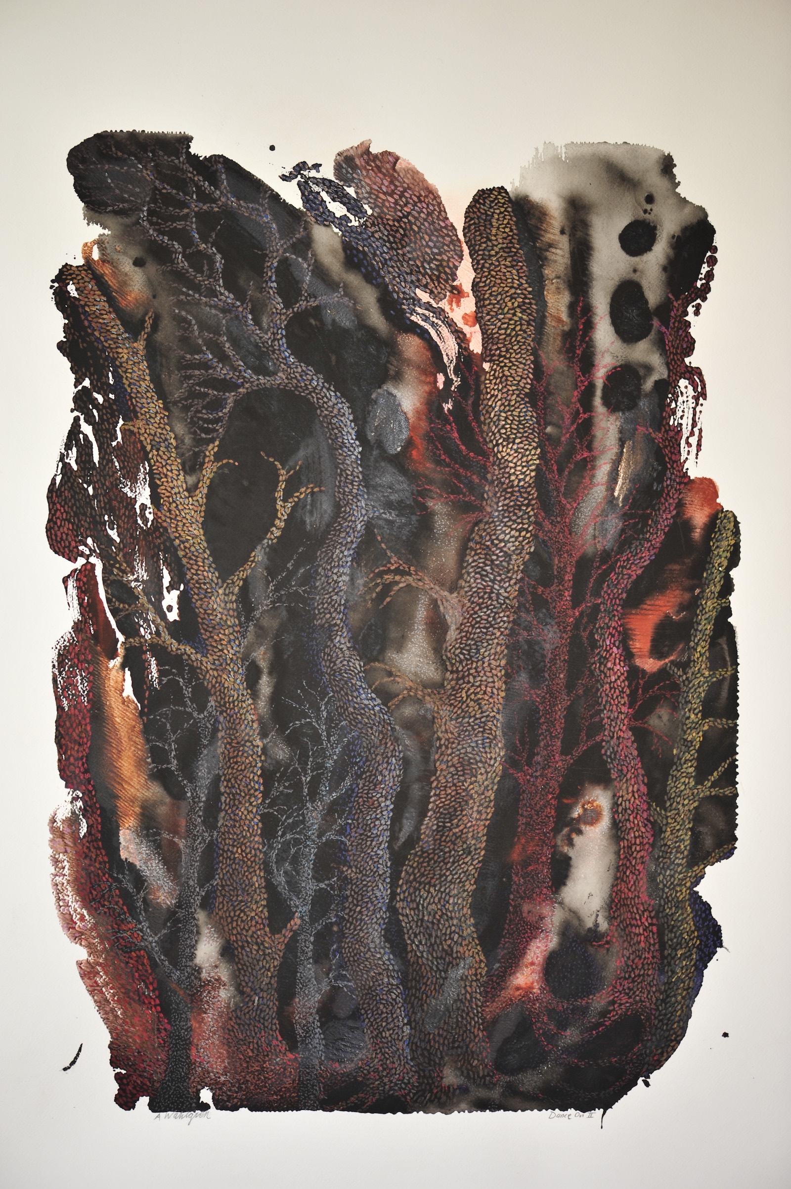 Målning med organiska former i svart, brunt och rött.