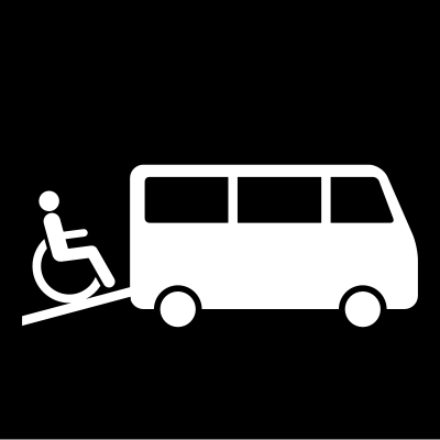 Svartvit bild av en rullstol som lastas i en liten buss. Illustration Pictogram