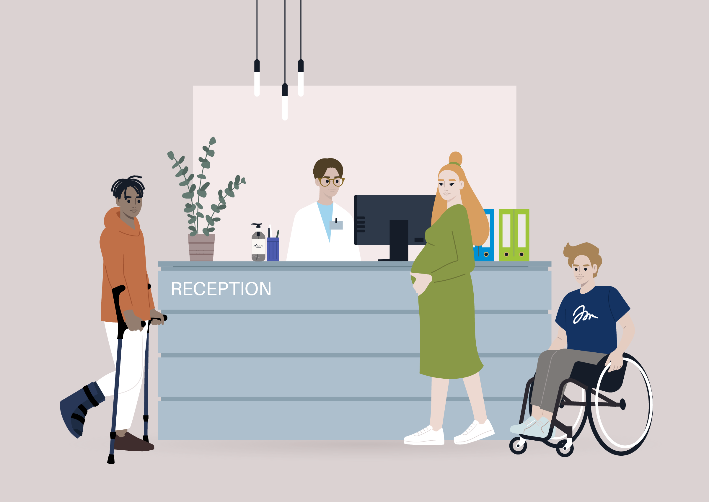 En reception med en person bakom disken och tre besökare. En på kryckor, en gravid kvinna och en kille i rullstol. 
