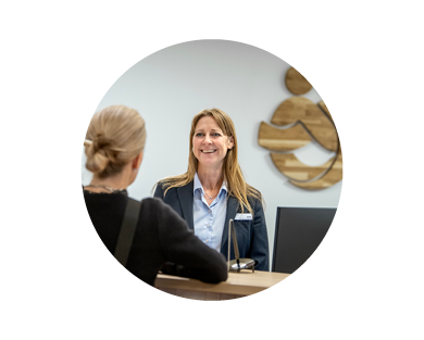 Gisela, Närservice. 